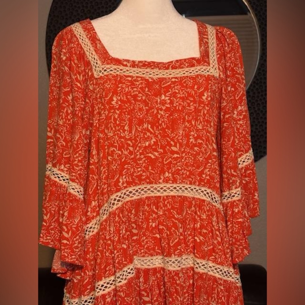 Free People pre-owned quality, super cute boho top! - Picture 7 of 9